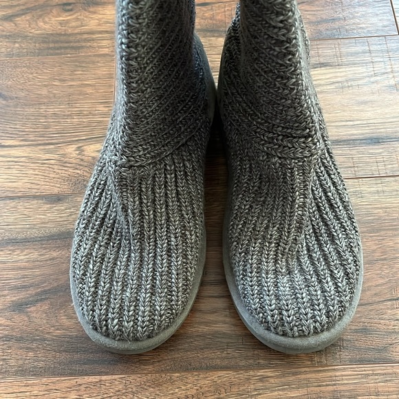 Classic Cardy Uggs - Picture 4 of 6